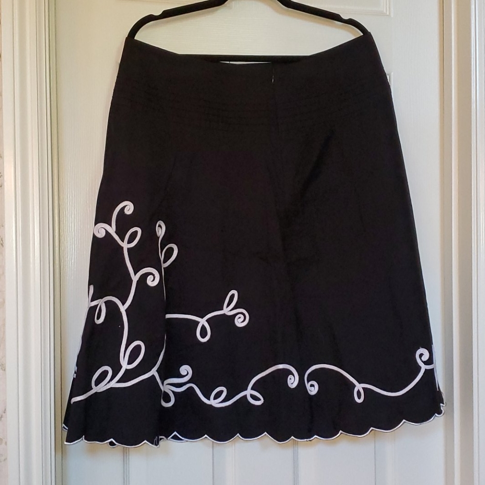 Black with White Brocade and Scallop Hem Skirt